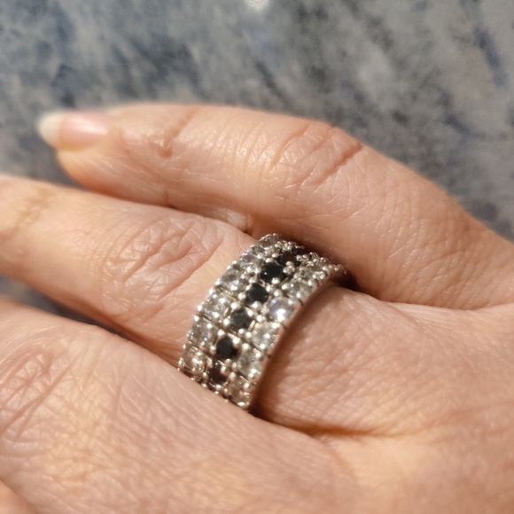 Three Row Sterling Silver Band Ring 💍 White and Black Spinel Stones - Picture 15 of 16